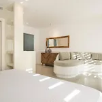 Aba ηospitalite Paros- The Luxury Suite, Naousa, Paros