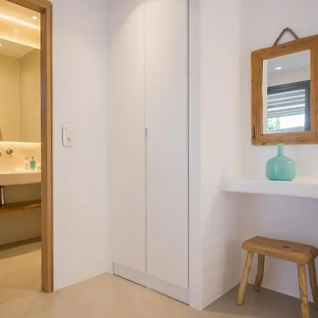 Aba ηospitalite Paros- The Luxury Suite, Naousa, Paros * Naousa (Paros)